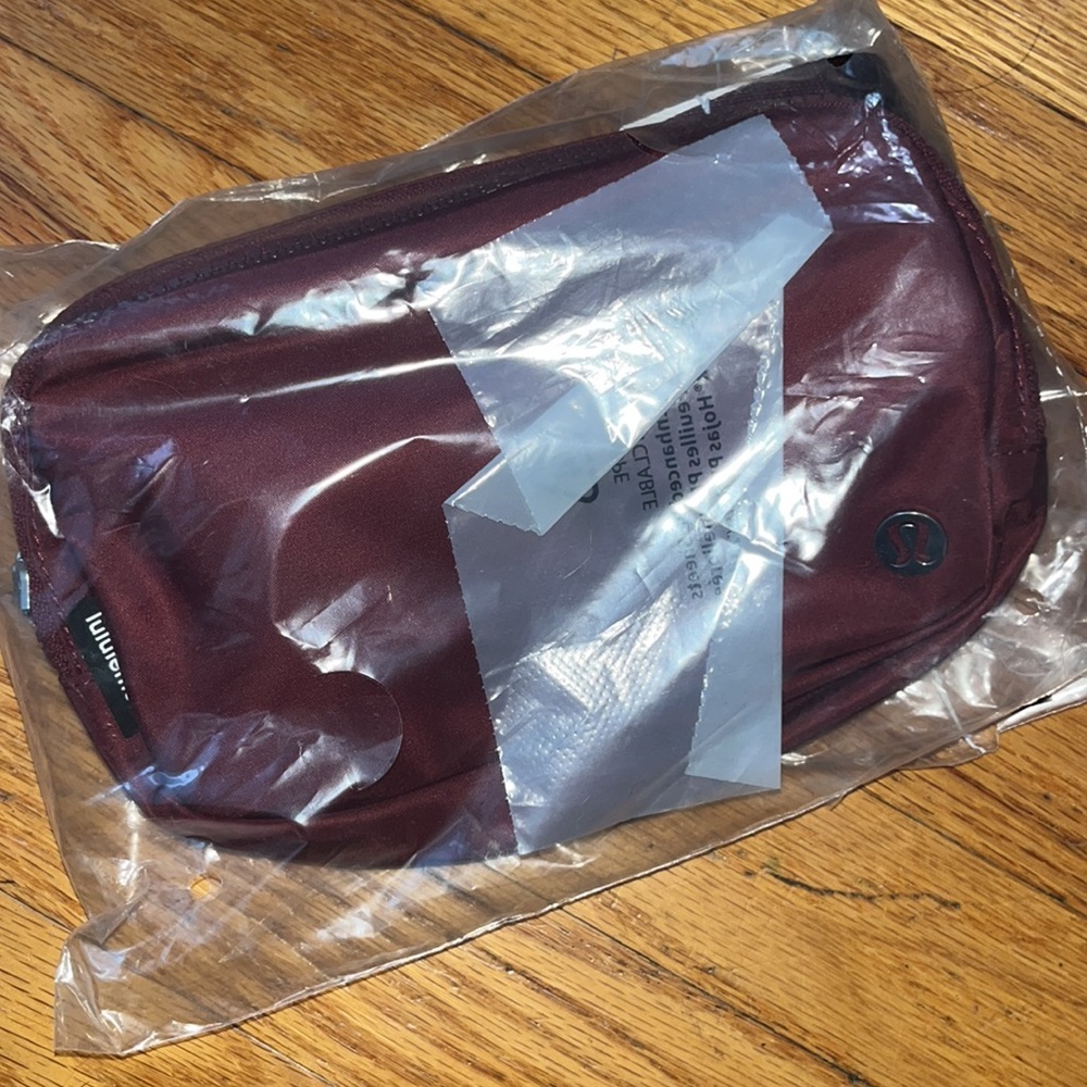 NWT Lululemon Everywhere Belt Bag